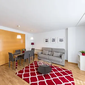 Roomspace Tablas Camino Santiago Apartamento Madrid